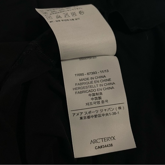 ARC’TERYX Black Phase SL Zip Neck LS Shirt - Picture 8 of 8